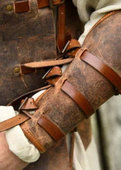 Armschützer Sindri aus Fettleder, braun, Paar