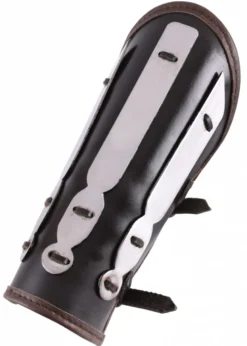 Armschutz aus Stahl und Leder