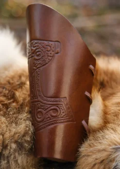 Armstulpe mit geprägtem Thorshammer, braun-antik
