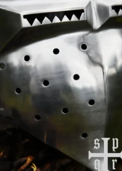 Beckenhaube mit Klappvisier und spitzer Kalotte, Mittelalter-Helm