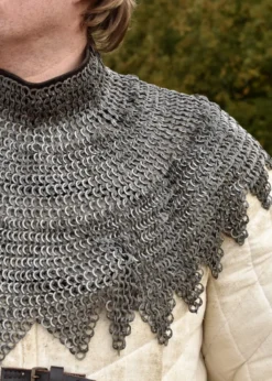Bischofskragen, Kettenkragen mit Lederriemen und Schnallen