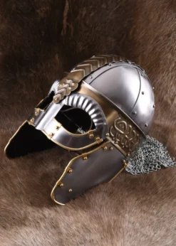 Brillenhelm Beowulf mit Wangenklappen und Kettenbrünne