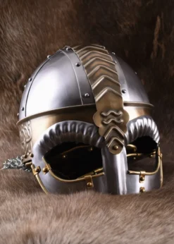 Brillenhelm Beowulf mit Wangenklappen und Kettenbrünne