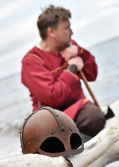 Der Gjermundbu Helm mit vernieteter Brünne, 2 mm Stahl