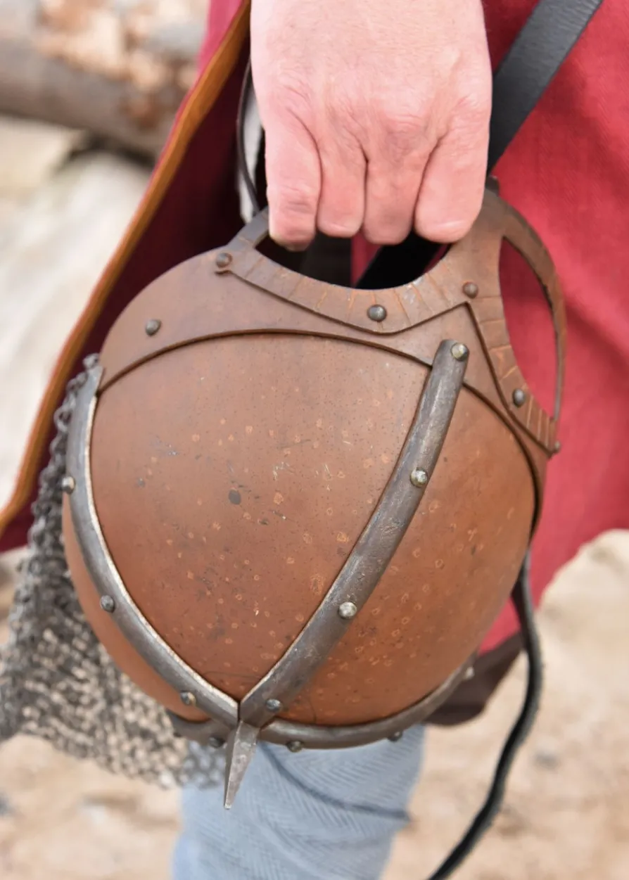 Der Gjermundbu Helm mit vernieteter Brünne, 2 mm Stahl