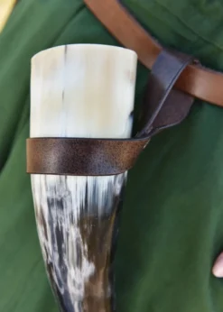 Einfacher Gürtelhalter für Trinkhorn aus Leder, Hornhalter, dunkelbraun