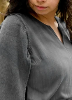 Elegantes Kleid Elira mit langen Ärmeln, grau