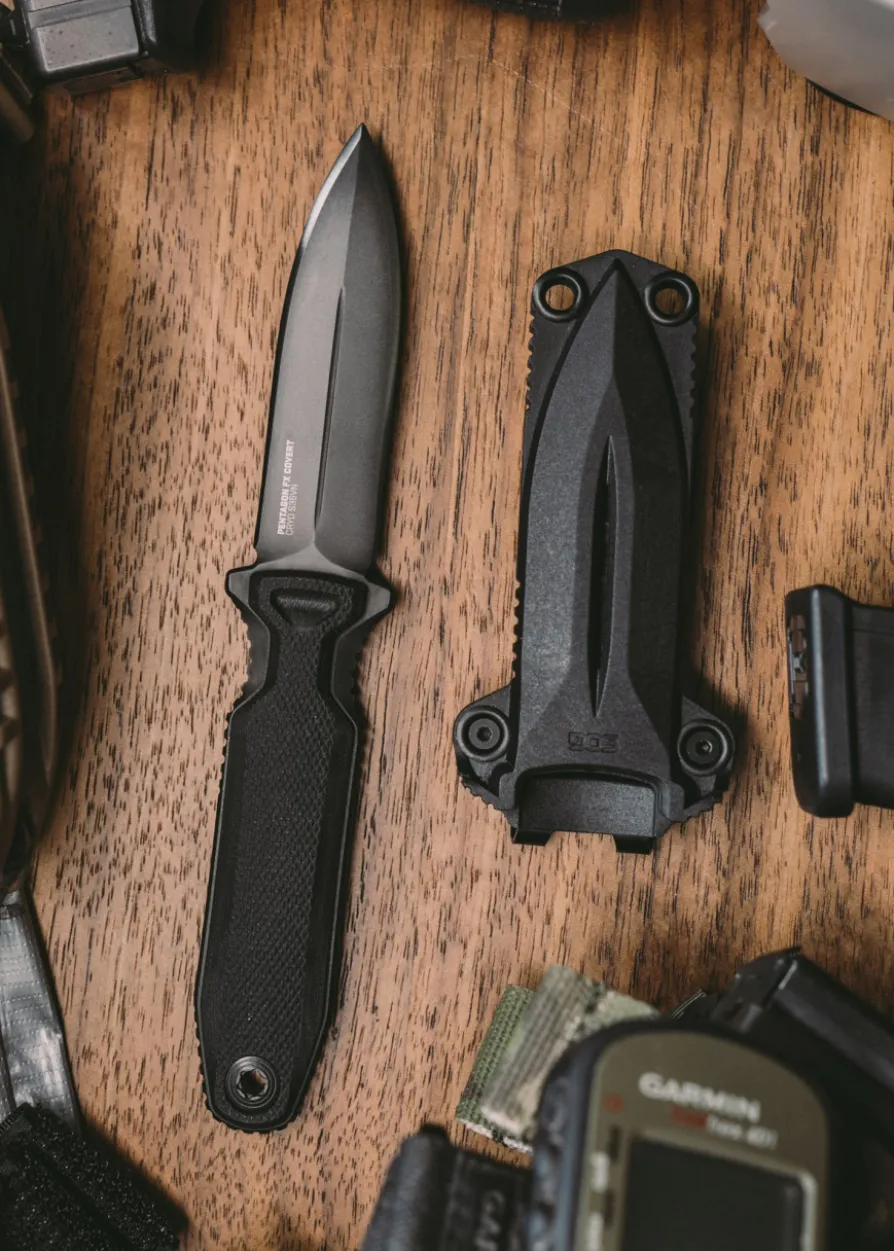 Feststehendes Messer Pentagon FX Covert - Blackout, SOG, mit leichten Mängeln