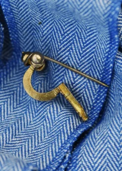 Fibel aus Messing, ca. 4,9 x 3,5 cm