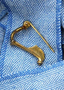 Fibel aus Messing, ca. 4,9 x 3,1 cm