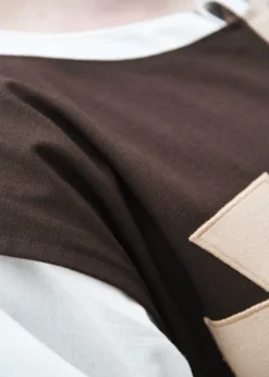Gefütterter Mittelalter Wappenrock mit Tatzenkreuzen, braun