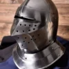 Geschlossener Helm, englischer Stil, 16. Jh.
