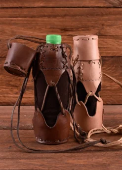 Geschnürter Flaschenhalter aus Leder, div. Farben