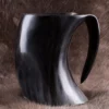 Grosser Trinkbecher / Bierkrug aus Horn