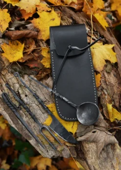 Handgeschmiedetes Essbesteck, vierteilig mit Ledertasche