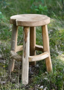 Holz-Hocker, ca. 45 cm hoch