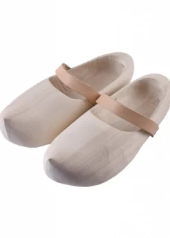 Holzschuhe mit Lederriemen