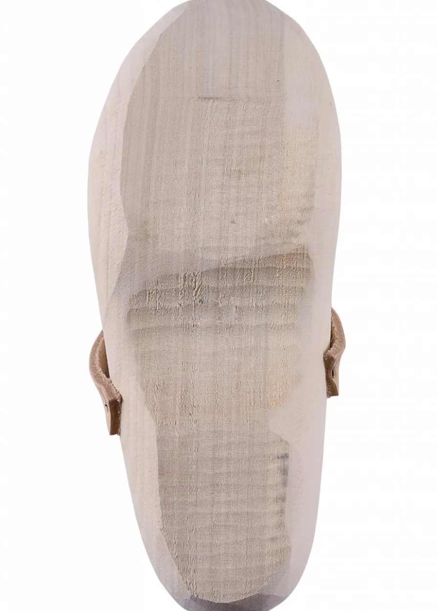 Holzschuhe mit Lederriemen