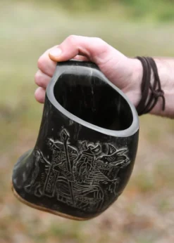 Hornbecher, Bierkrug mit Holzboden und Odin-Motiv