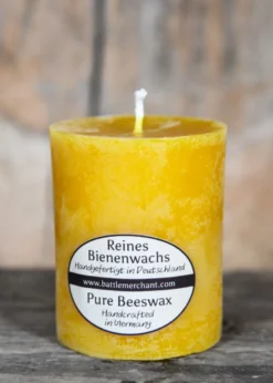 Kerze aus reinem Bienenwachs, massiv, gegossen
