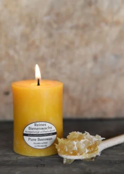 Kerze aus reinem Bienenwachs, massiv, gegossen