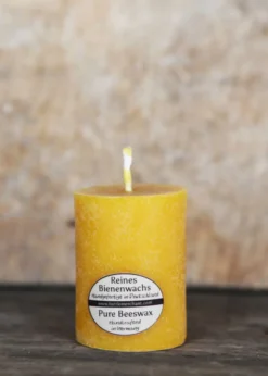 Kerze aus reinem Bienenwachs, massiv, gegossen