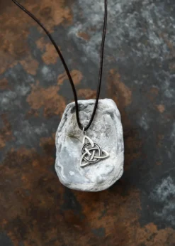 Kettenanhänger aus Silber - Keltischer Knoten