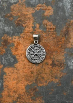 Kettenanhänger aus Silber - Vegvísir