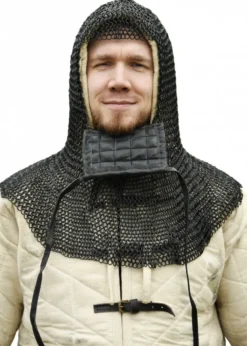 Kettenhaube mit quadratischem Mundschutz, ID8mm, brüniert