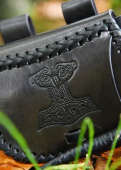 Kleine Gürteltasche aus Leder mit Thorshammer-Prägung, Schwarz