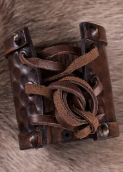 Kleiner Armschützer aus Leder ohne Zierbeschläge