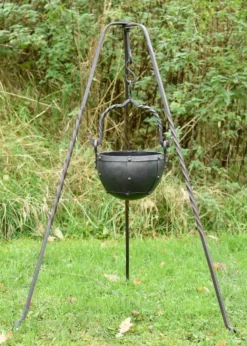 Kleiner vernieteter Lagertopf, ca. 3,5 Liter