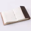 Kleines Notizbuch / Tagebuch mit geprägtem Ledereinband, ca. 9 x 7 cm