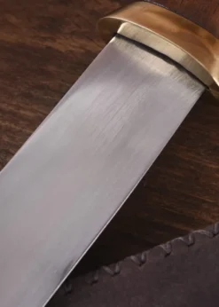 Kurzsax aus Karbonstahl mit brauner Lederscheide