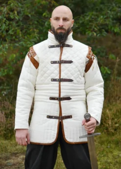 Langer Gambeson mit abnehmbaren Ärmeln und Leder, natur-braun