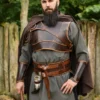 Leder Armschützer Arnulf mit Metalldetails, braun, Paar