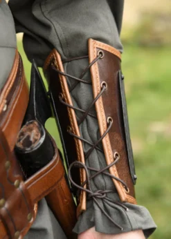 Leder Armschützer Arnulf mit Metalldetails, braun, Paar
