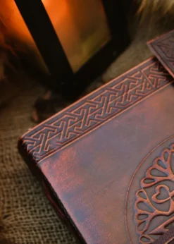 Lederbuch mit Pentagramm, Braun, ca. 21 x 14 cm