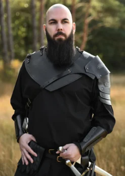 Leder Schulterschutz Balor mit Metalldetails, schwarz