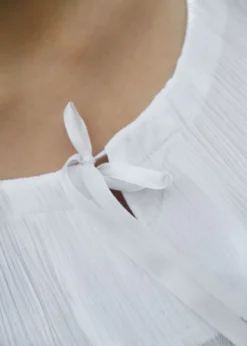 Leichtes Mittelalter Unterkleid mit Crinkleeffekt, weiß