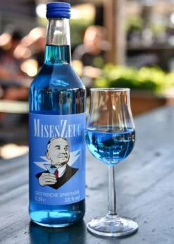 Mises Zeug, 35% vol. Alk., 0,5l Flasche - Holsteiner Geister