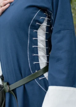 Mittelalterkleid mit Höllenfenstern, Bliaut Amal, blau/natur