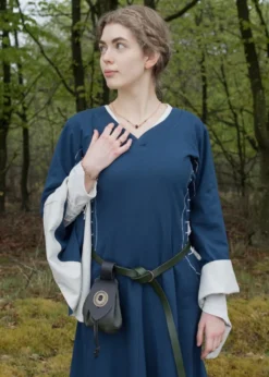 Mittelalterkleid mit Höllenfenstern, Bliaut Amal, blau/natur