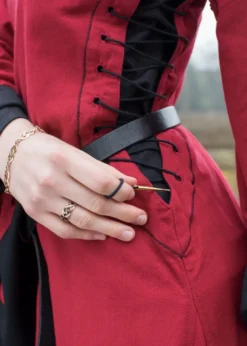 Mittelalterkleid mit Höllenfenstern, Bliaut Amal, rot/schwarz