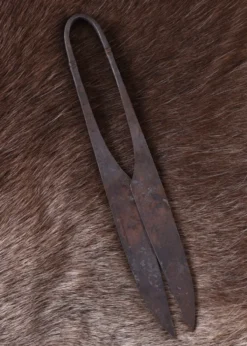 Mittelalterliche Bügelschere aus Federstahl, handgeschmiedet