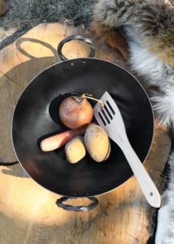 Mittelalterliche Eisenpfanne mit 2 Griffen