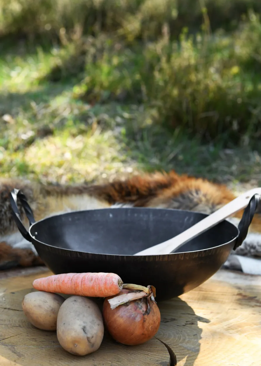 Mittelalterliche Eisenpfanne mit 2 Griffen