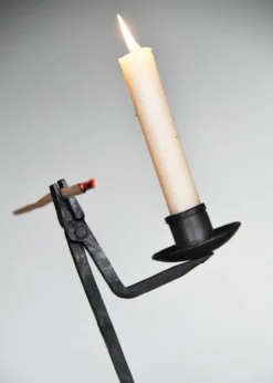 Mittelalterlicher Kienspanhalter / Kerzenhalter, handgeschmiedet