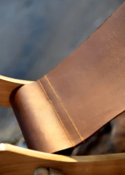 Mittelalter-Scherenstuhl mit Ledersitz