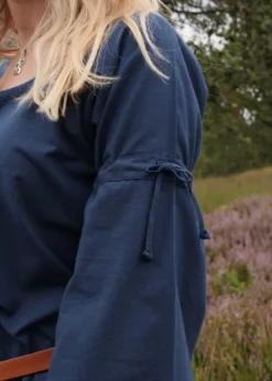 Mittelalter-Unterkleid Burglinde mit Trompetenärmeln, blau